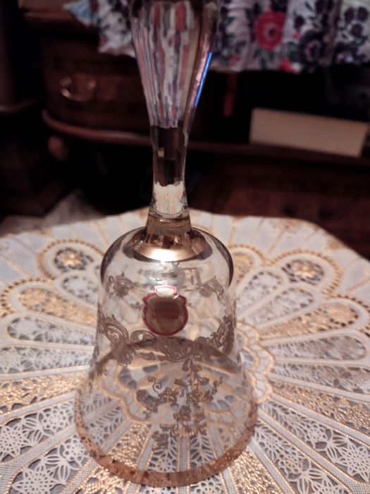 Продам вазы,колокольчик Богемия,бокалы