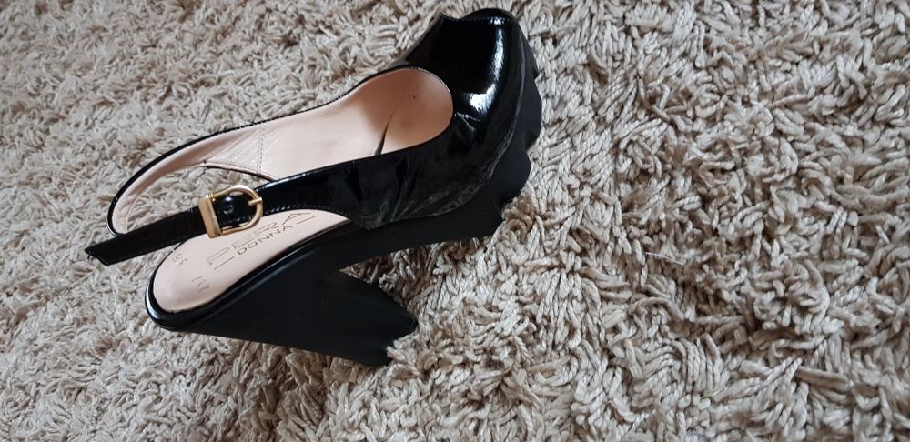 Продам туфли женские