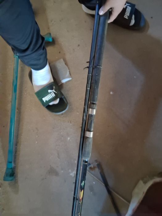 Ofer la vănzare 2 lansete tip fedeer delta