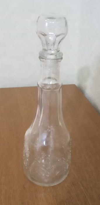 Стеклянный кувшин /графин б/у