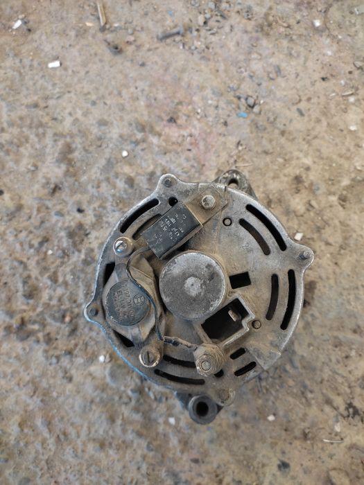 Опел генератор сотилади