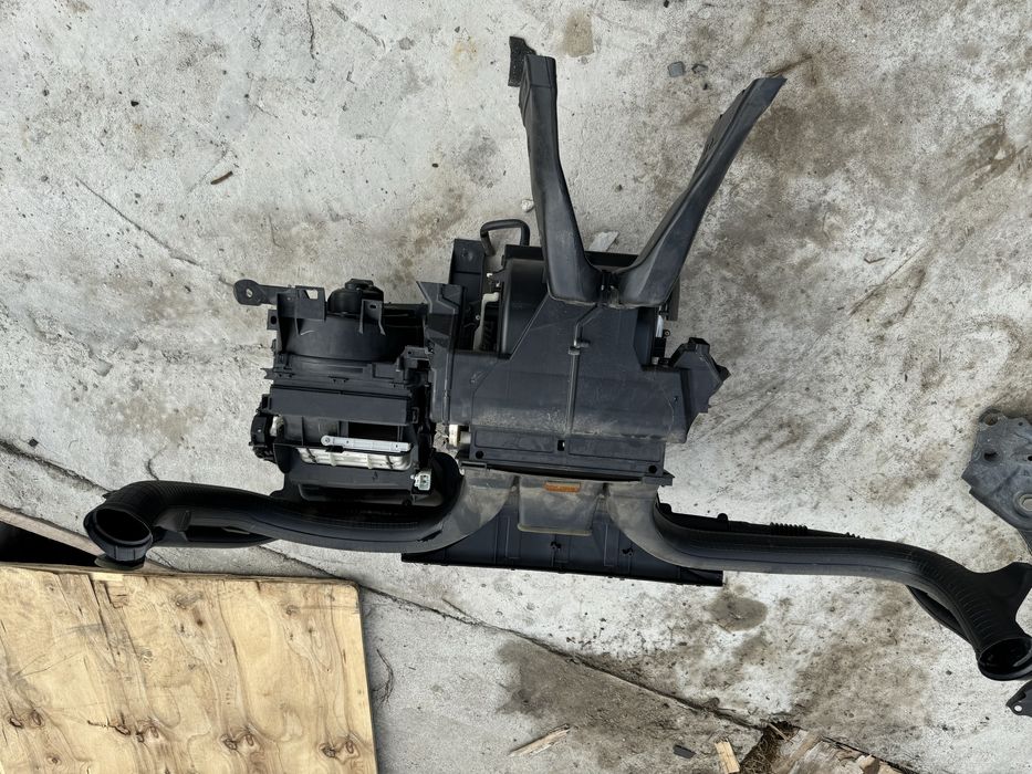 Toyota Matrix 2003 Корпус печки