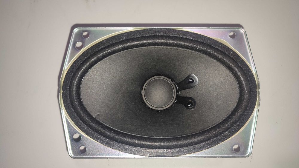 Чифт високоговорители