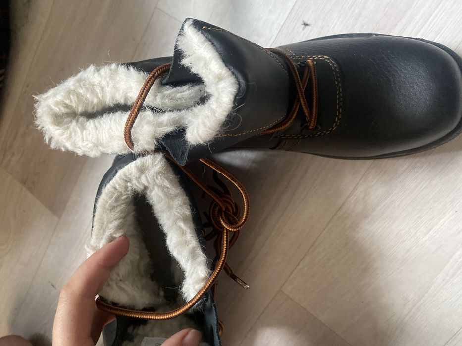 Зимние ботинки теплые новоые