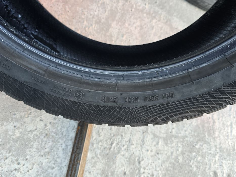 2 Броя 235/45/18 Continental 2x6,5mm