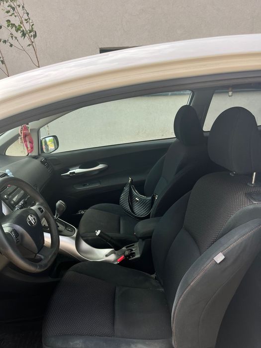Toyota auris 2010 1.6 benzina