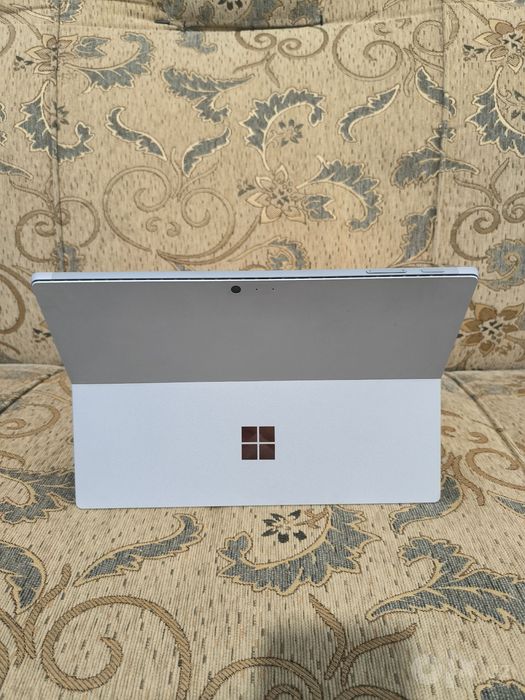 Microsoft Surface Pro 5  Platinum