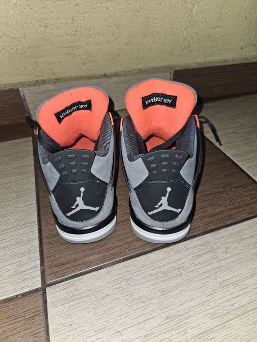 Vând Jordan 4 Infrared
