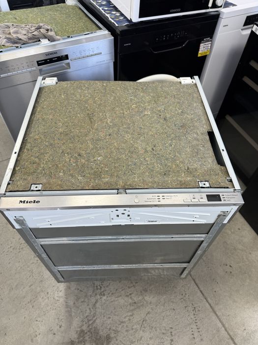 Съдомиялна машина за вграждане MIELE 60см, 3бр кошници,