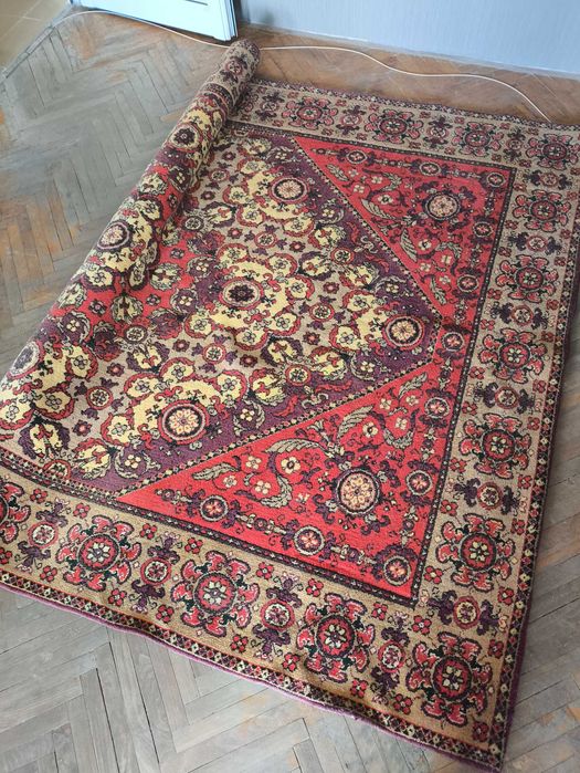 Вълнен персийски килим