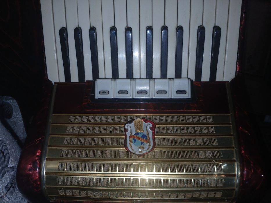 Акордион в добро състояние 48 баса