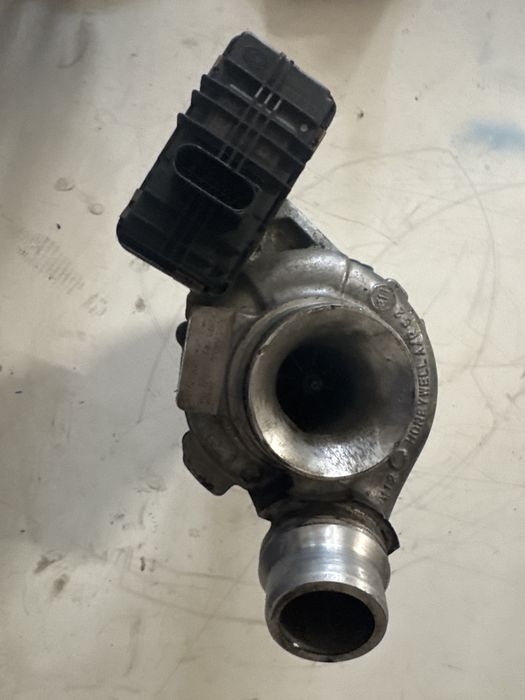 Турбина бмв ф10 2.0 161 кс Turbo bmw f10 2,0 161 hp 12-18г