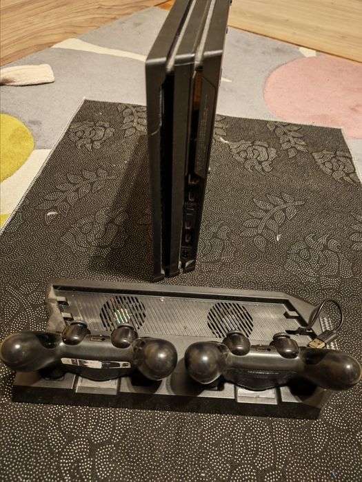 Play station 4 pro