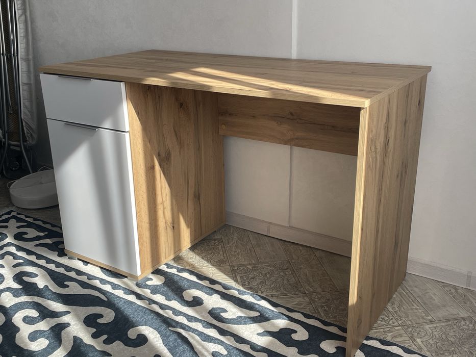 Тумбочка 1.20м на 0.60м