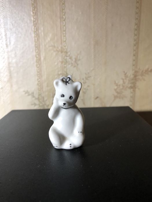 Статуэтка «Медвежонок с бантиком»