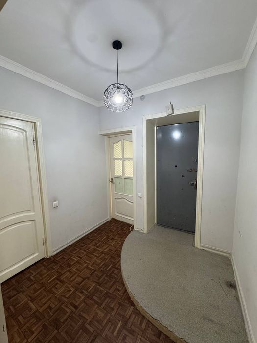 Срочно продается квартира Яшнобадский район 3/3/4