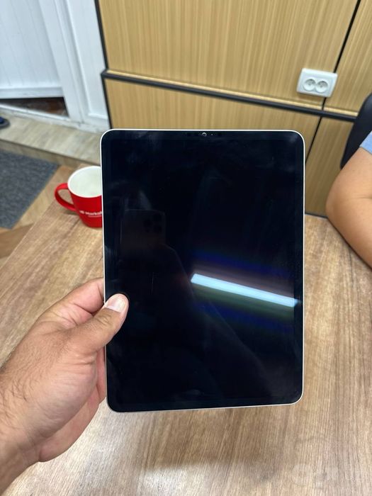 Ipad pro m2.    .