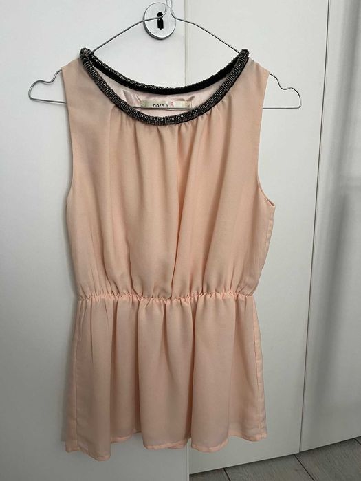 Vand bluza eleganta fara maneci culoarea somon S