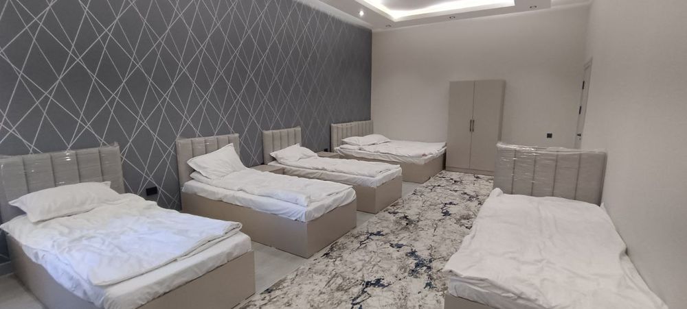 Аренда дача.Современная дача в стиле hi-tech с бассейнами и сауной . O