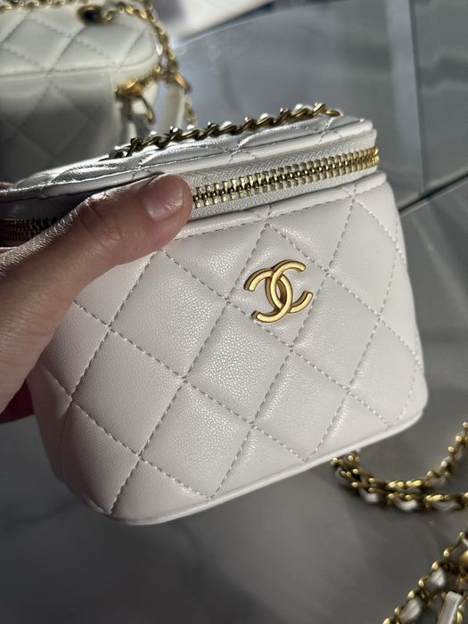 Продам сумку кожаную шанель