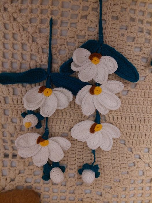 Плетени цветя- орхидеи и лалета