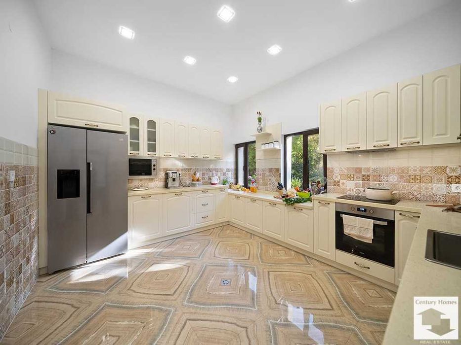 125175 Голям имот с просторна къща, басейн и барбекю в Еленския Блакан