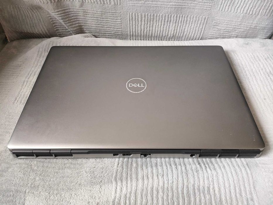 Мощен лаптоп Dell Precision 7750 17 inch 3 TB SSD (3 NVMe x 1 TB) RTX 3000 48 GB RAM i7 10850H Max 5.10 GHz