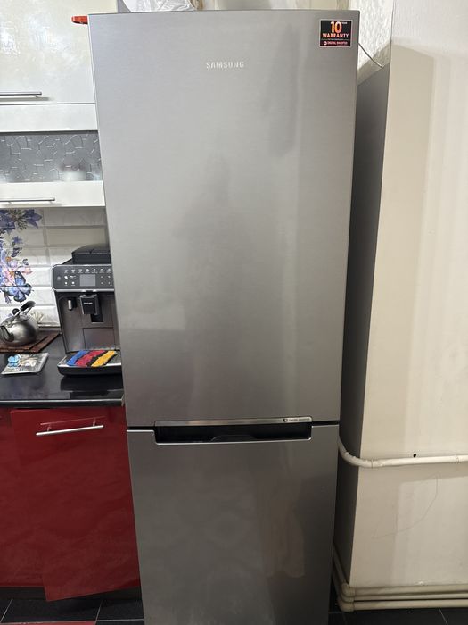 Холодильник Samsung