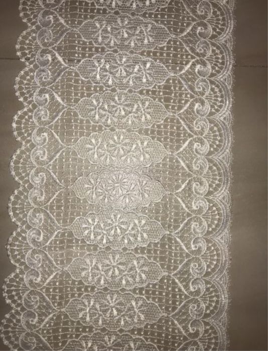 Broderie lata de 30 cm