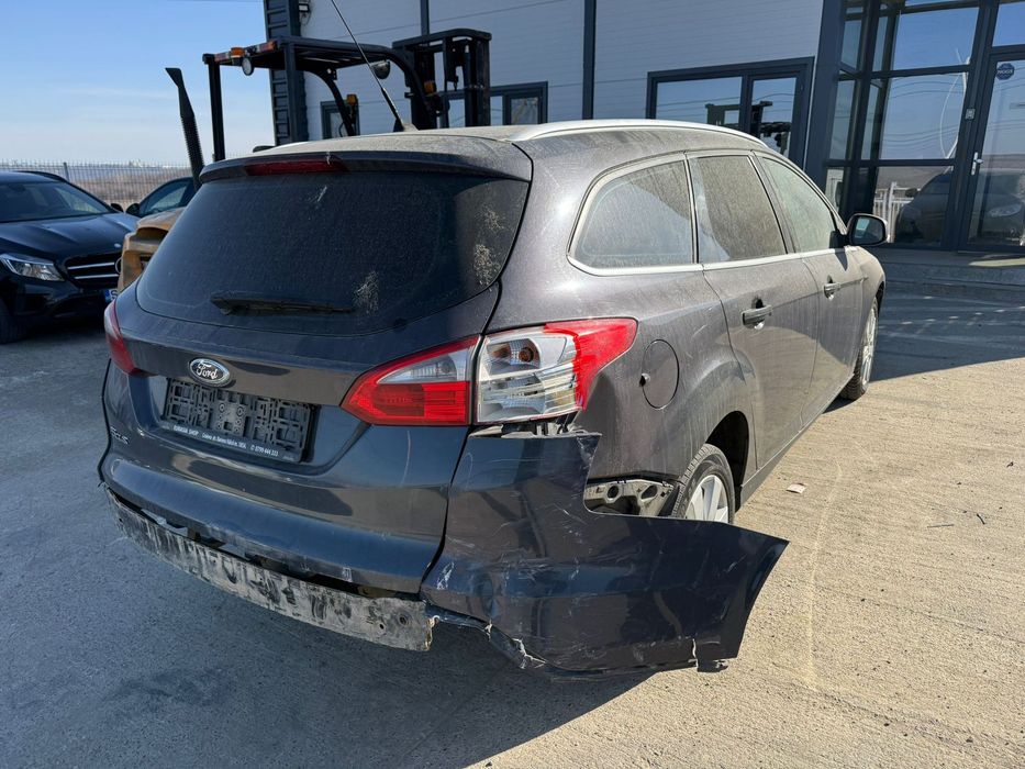 Dezmembrez / Dezmembrari / Piese / Accesorii Ford focus 3 1.6 T1DA 115 cp midnight sky volan stanga