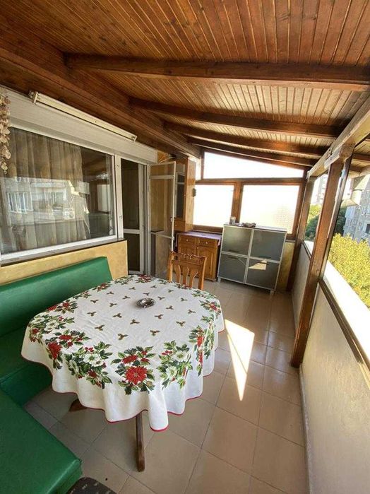 Дава се под наем Тристаен апартамент в Бургас, Център - 92 кв.м за 350 € - Снимка #1