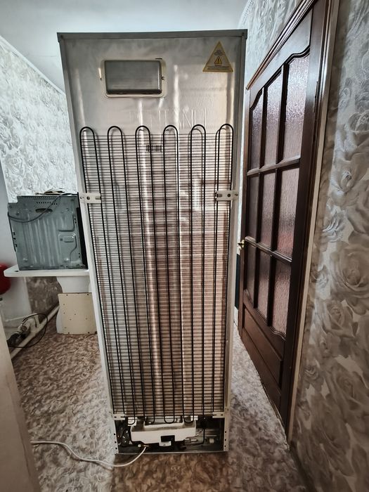 Продам морозильную камеру
