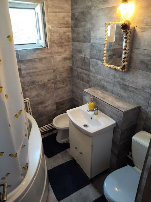 Vând apartament decomandat