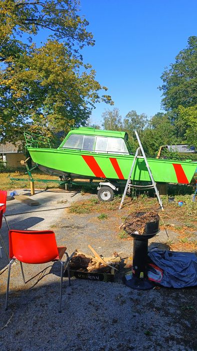 Barca cabinata fara motor