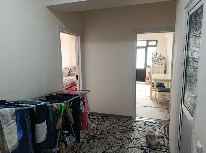 Kvartira uy sotiladi