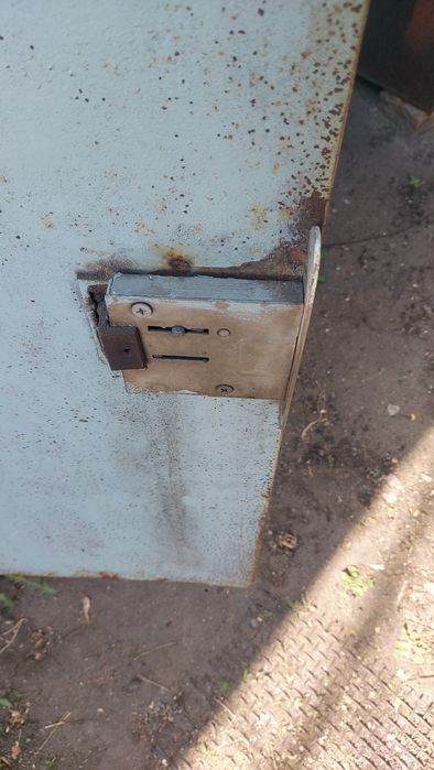 Сейф металический