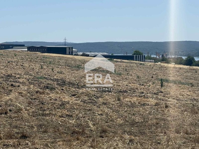 Ексклузивен парцел за продажба със статут на земеделска земя в село Ез