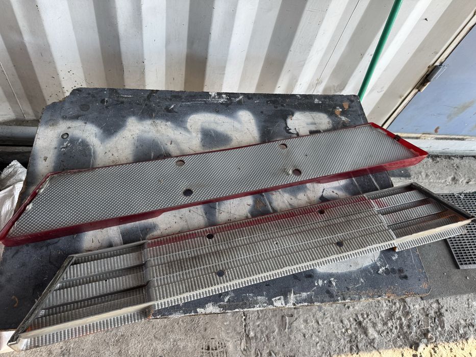 Бленда w124 мерс привозная