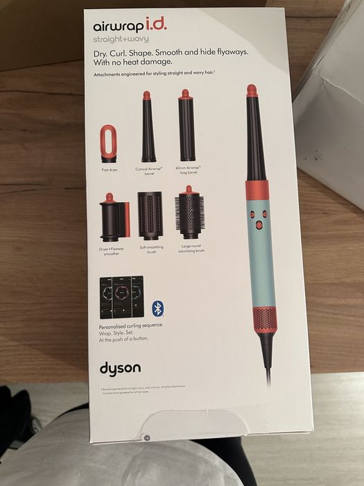 Продам Dyson airwropi.d. straight+wavy