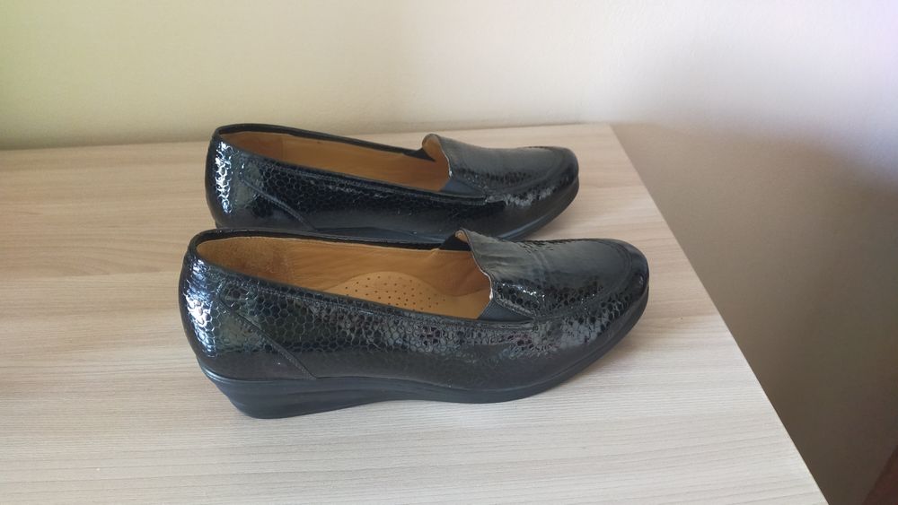 Кожаная женская обувь