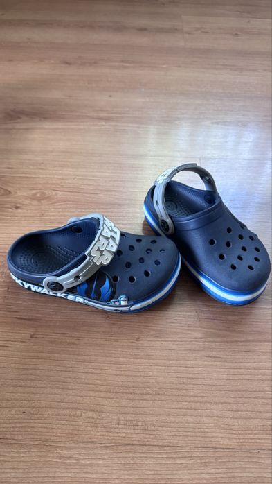 Crocs 10c , оригинальные размеры как в крокс , один ребенок один сезон