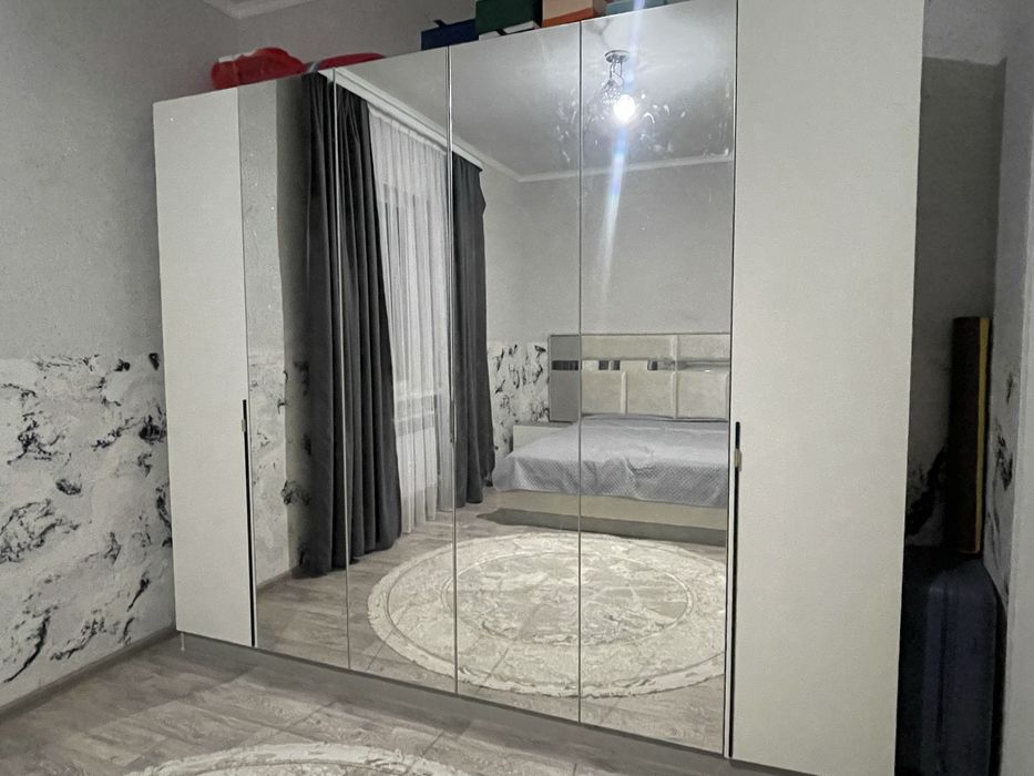 Продам шкаф кровать и тумбочку