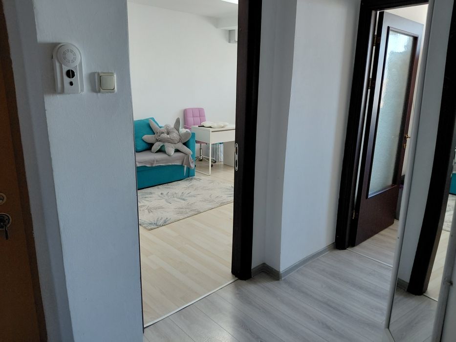 Vând apartament 2 camere  zona cin cin