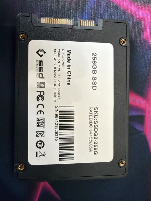 SSD 256 GB  pret fix fara schimburi