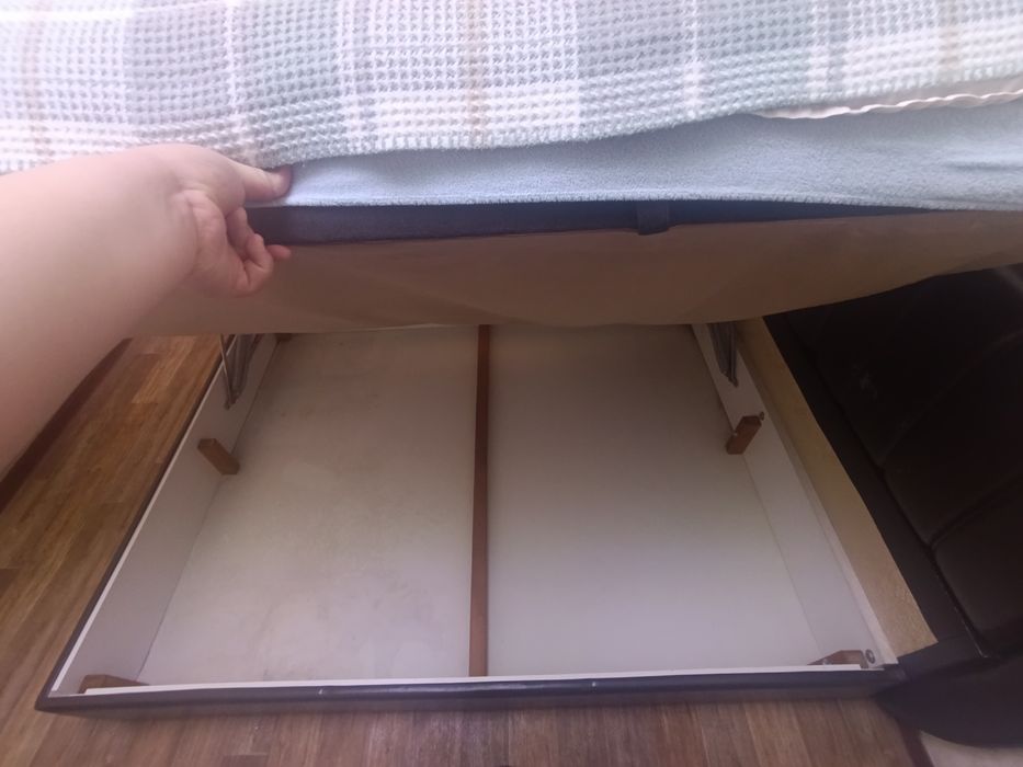 Продам двухспальную кровать