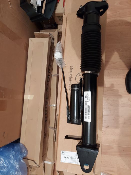 Задние стойки в оригинале на W166,X166 Mercedes, GL500,ML400,GL400