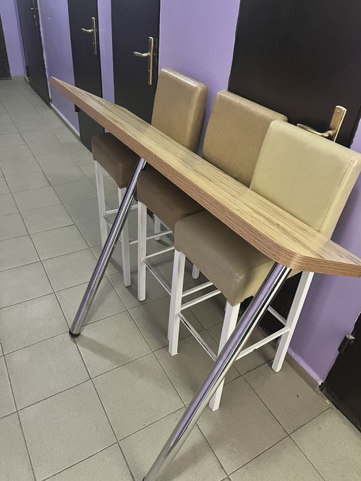 барный стол со стульями