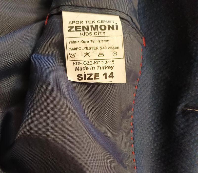 Продам женскую одежду.