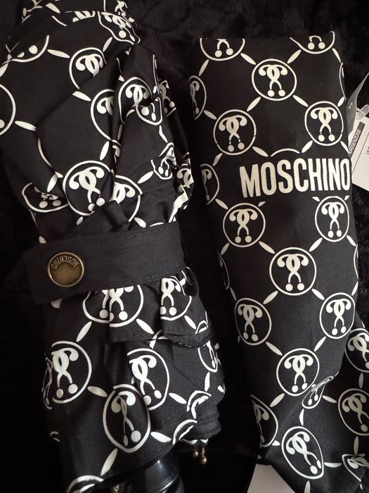 Umbrela Moschino