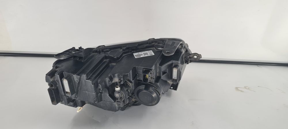 Far stanga Dacia Duster II Facelift 2021-2024 cod  260602515R
